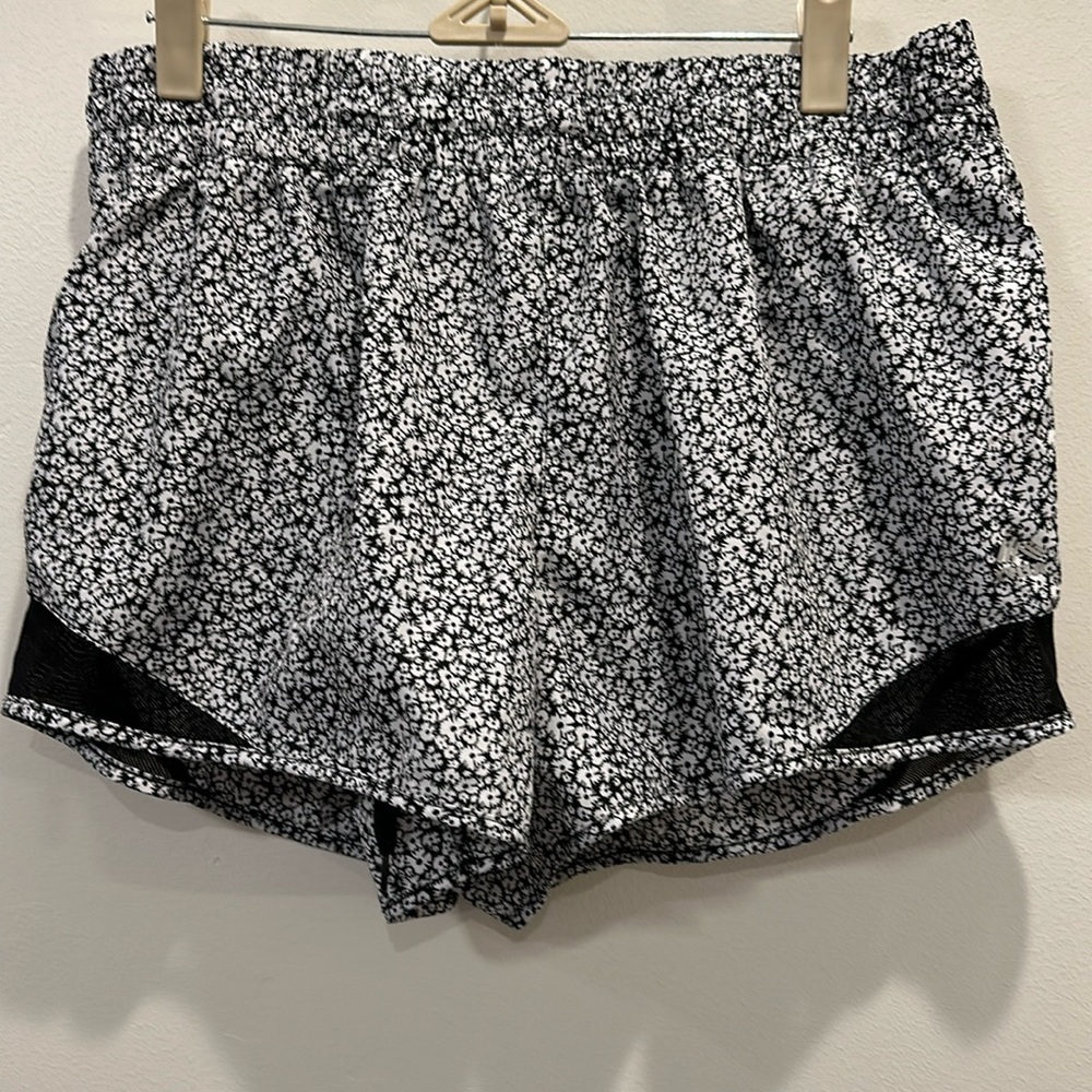 RBX Running shorts. Flower. Black and white. Size L.